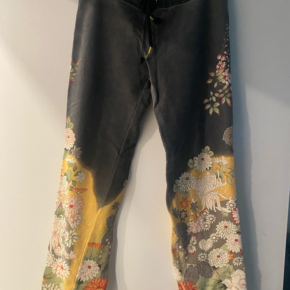Women’s sweatpants